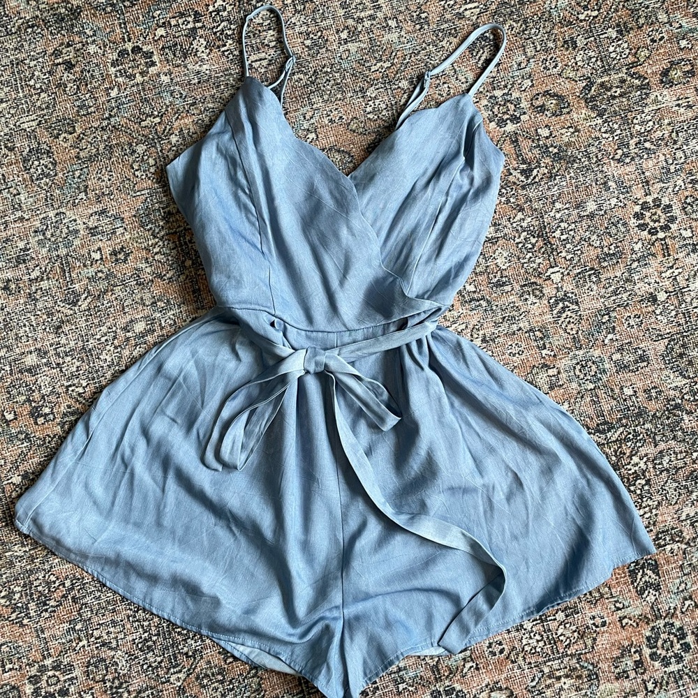 Francesca’s Mi Ami Scalloped Romper, Light Blue, Size S, NWOT